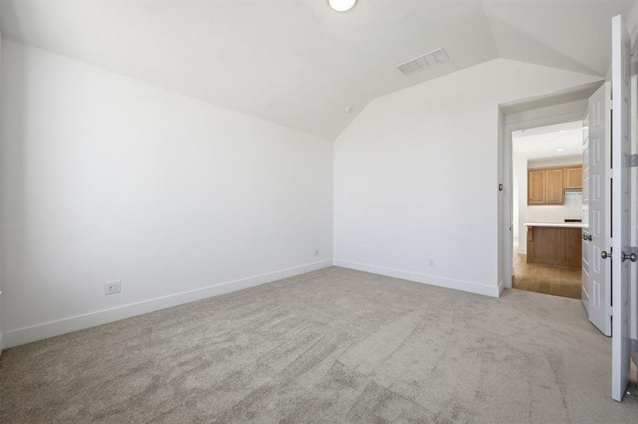 Spacious, unfurnished interior of a new home in Pecan Square, Northlake (Image 16).