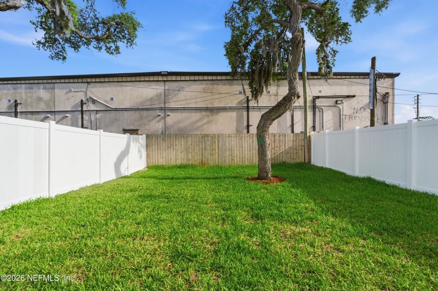 Exterior details and patio area of a home in , Jacksonville Beach (Image 3).