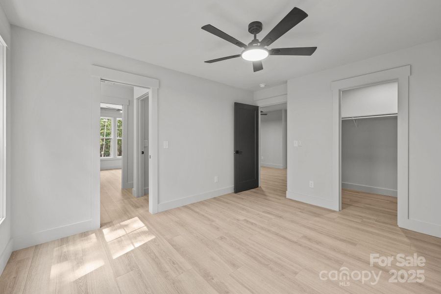 Spacious, unfurnished interior of a new home in , Richfield (Image 32).