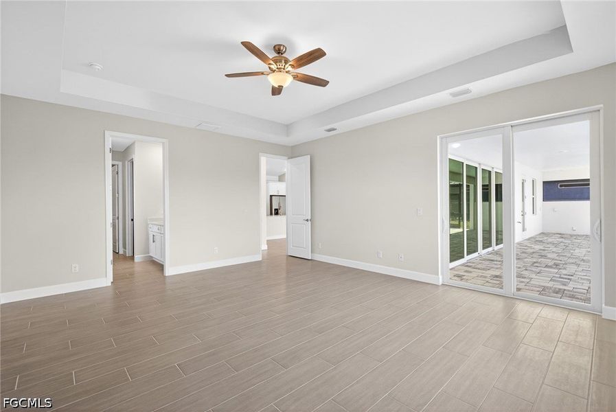 Spacious, unfurnished interior of a new home in Cape Coral, Cape Coral (Image 27).
