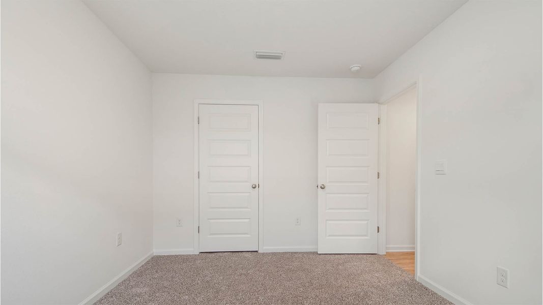 Spacious, unfurnished interior of a new home in Sunny Hills, Chipley (Image 28).