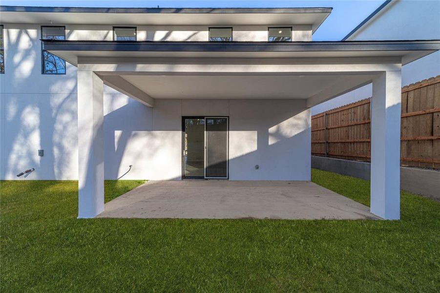 Exterior details and patio area of a home in , Dallas (Image 3).
