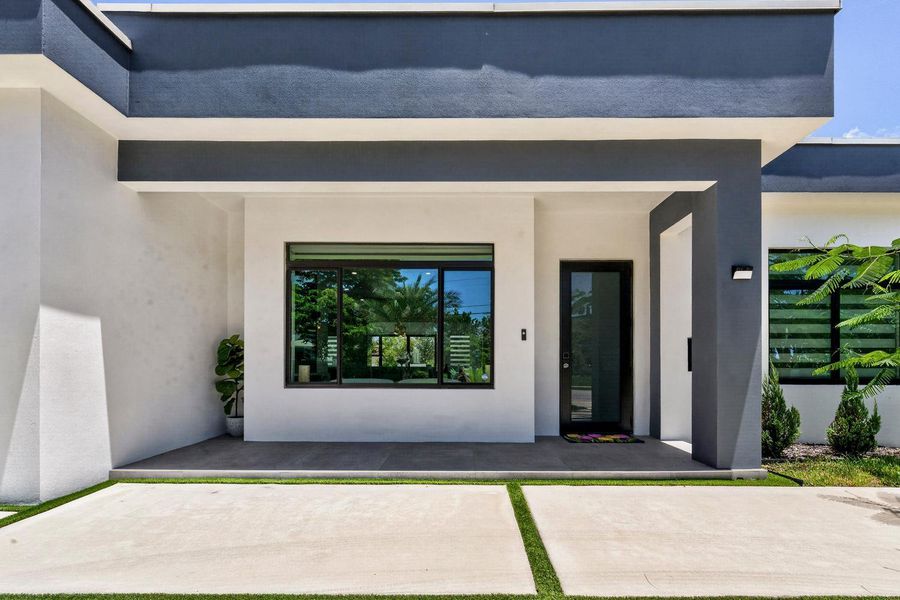 003-022-Front Entry Detail-1500x1000 003-022-Front Entry Detail-1500x1000