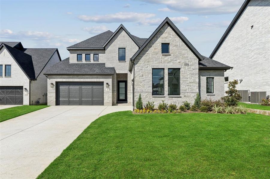 Grand spaces and luxurious finishes are yours in our new homes in Painted Tree!