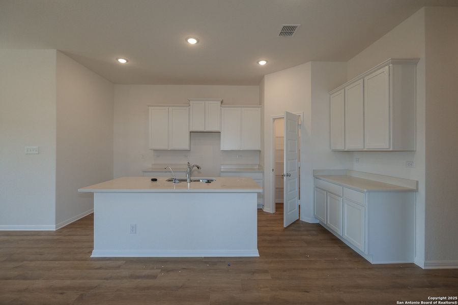 Furnished interior view inside a new home in Cinco Lakes, San Antonio (Image 5). Furnished interior view inside a new home in Cinco Lakes, San Antonio (Image 5).