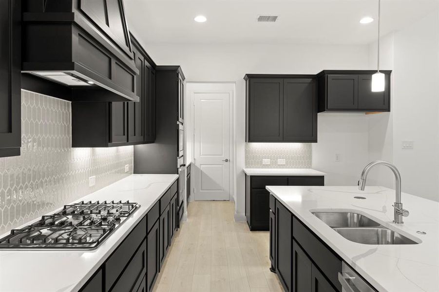 14. 2031 Clairmount - Kitchen (3) 14. 2031 Clairmount - Kitchen (3)