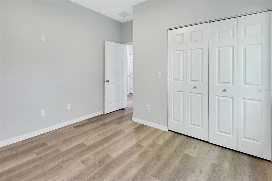 Spacious, unfurnished interior of a new home in , Deland (Image 17).