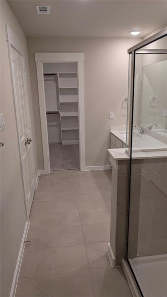 Enjoy the privacy of a well-appointed primary bath in your suite Enjoy the privacy of a well-appointed primary bath in your suite