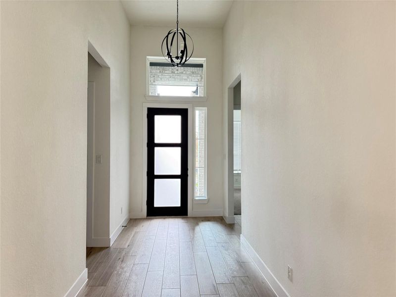 Spacious, unfurnished interior of a new home in Wood Leaf Reserve, Tomball (Image 11).