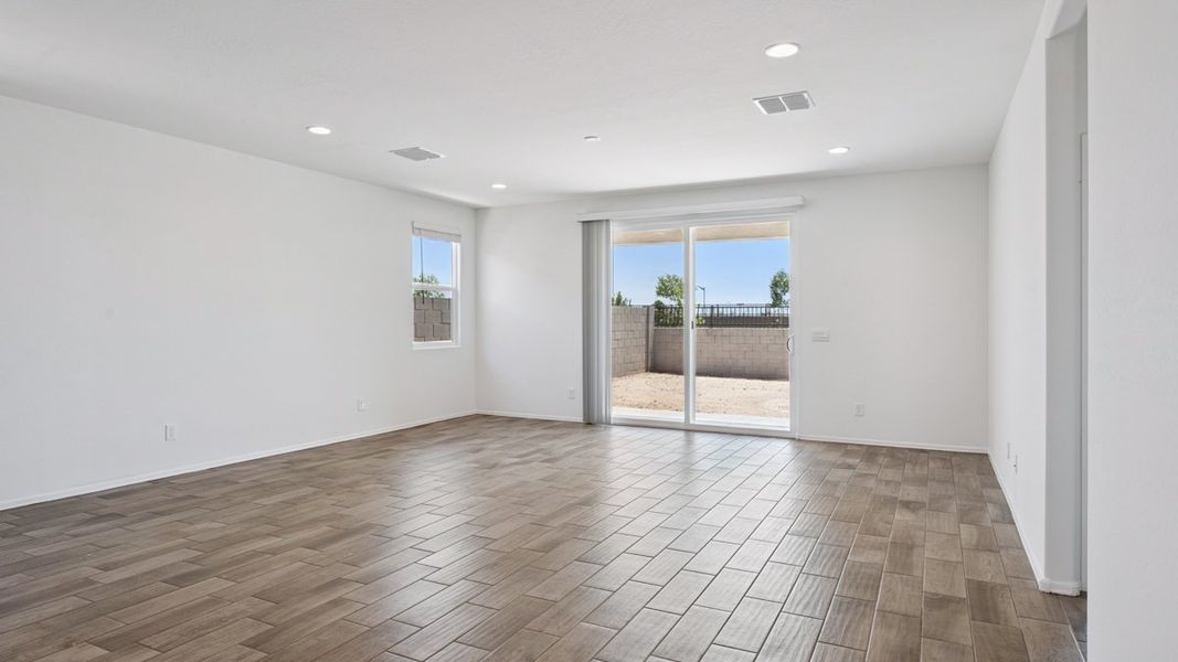 Spacious, unfurnished interior of a new home in Moonlight, Maricopa (Image 13).