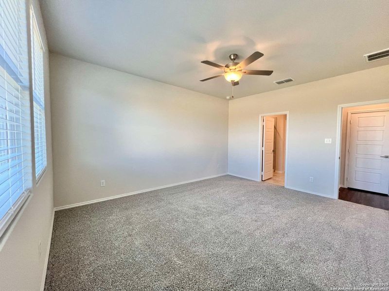 Spacious, unfurnished interior of a new home in Horizon Pointe, Converse (Image 26). Spacious, unfurnished interior of a new home in Horizon Pointe, Converse (Image 26).