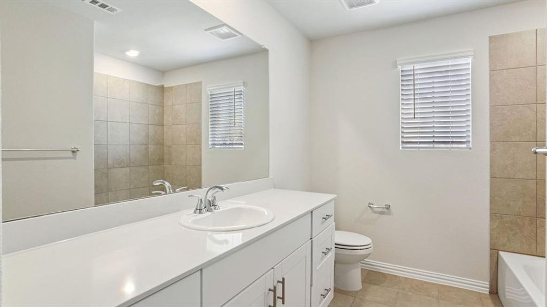 Furnished interior view inside a new home in Eastridge - Spring Series, McKinney (Image 14). Furnished interior view inside a new home in Eastridge - Spring Series, McKinney (Image 14).