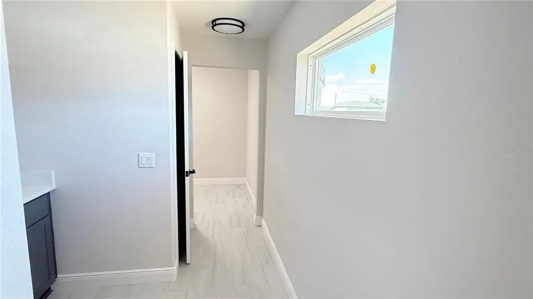 Spacious, unfurnished interior of a new home in , Ocala (Image 23).