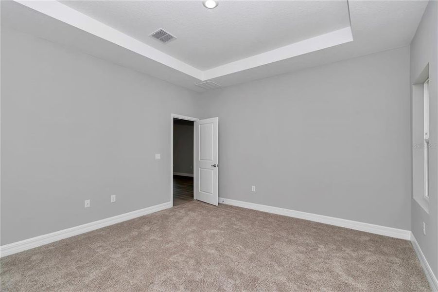 Spacious, unfurnished interior of a new home in , Summerfield (Image 36).