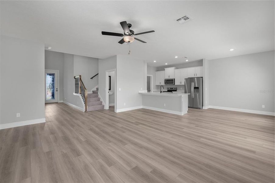 Spacious, unfurnished interior of a new home in Gum Lake Preserve, Lake Alfred (Image 22).