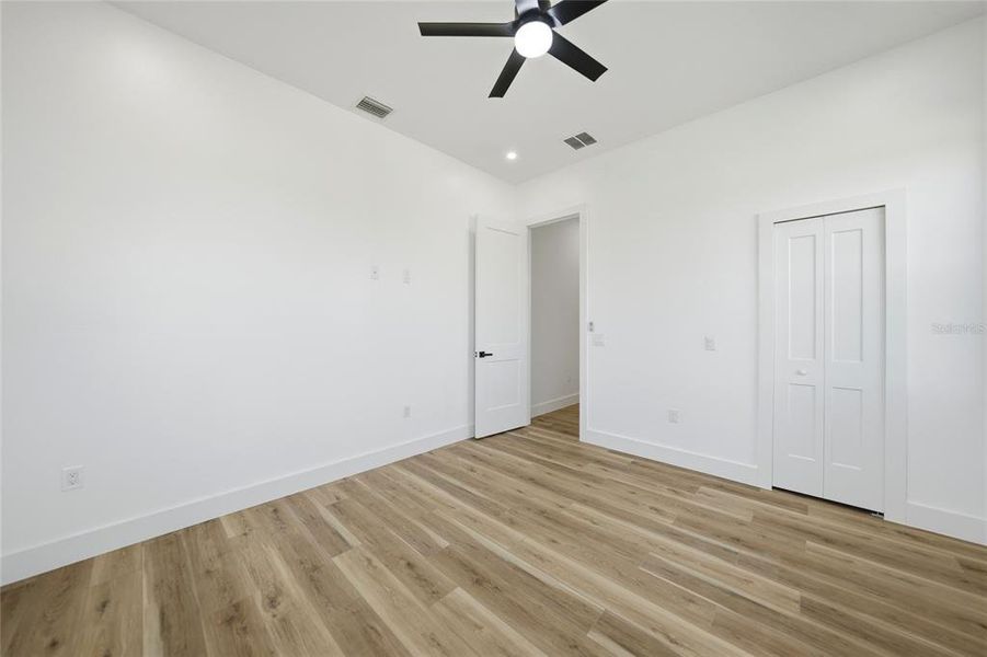Spacious, unfurnished interior of a new home in , Punta Gorda (Image 43).