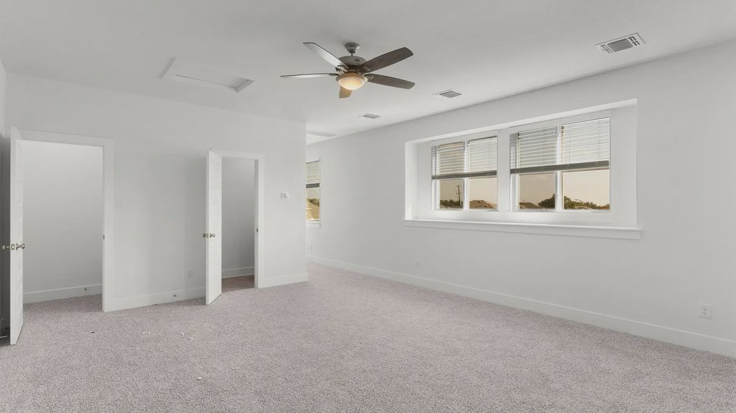 Spacious, unfurnished interior of a new home in Highland Village, Georgetown (Image 20).