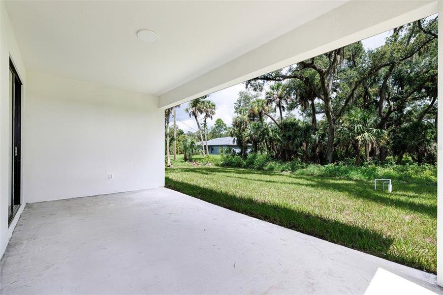 Exterior details and patio area of a home in , Port Charlotte (Image 4).