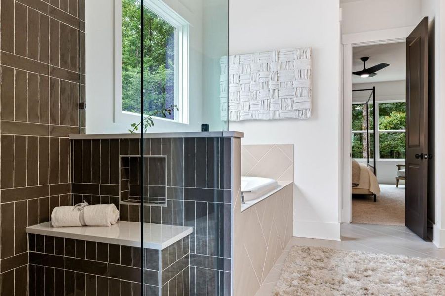 Furnished interior view inside a new home in White Post on Lake Lanier, Gainesville (Image 10). Furnished interior view inside a new home in White Post on Lake Lanier, Gainesville (Image 10).