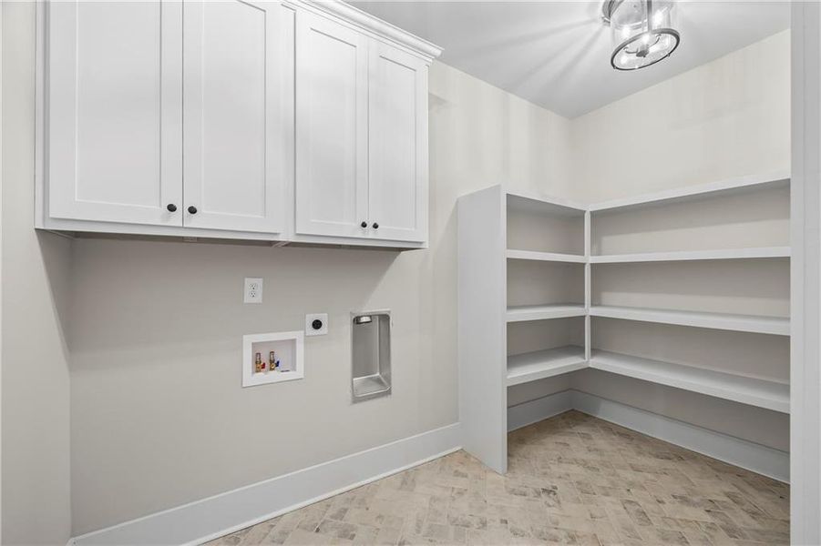 Spacious, unfurnished interior of a new home in , Monroe (Image 51).