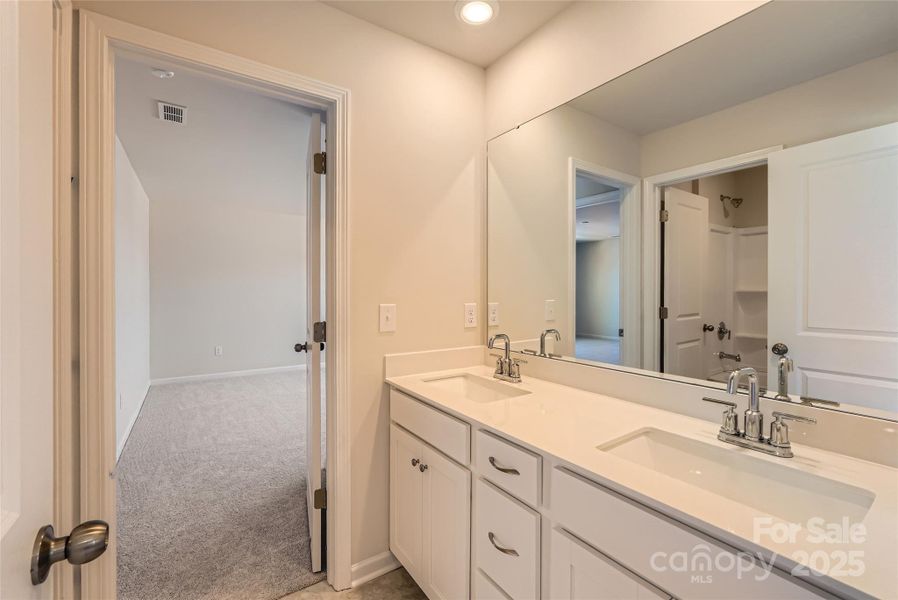 Full Bath (example) Full Bath (example)