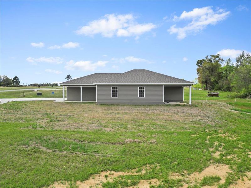 Exterior details and patio area of a home in , Blountstown (Image 15).