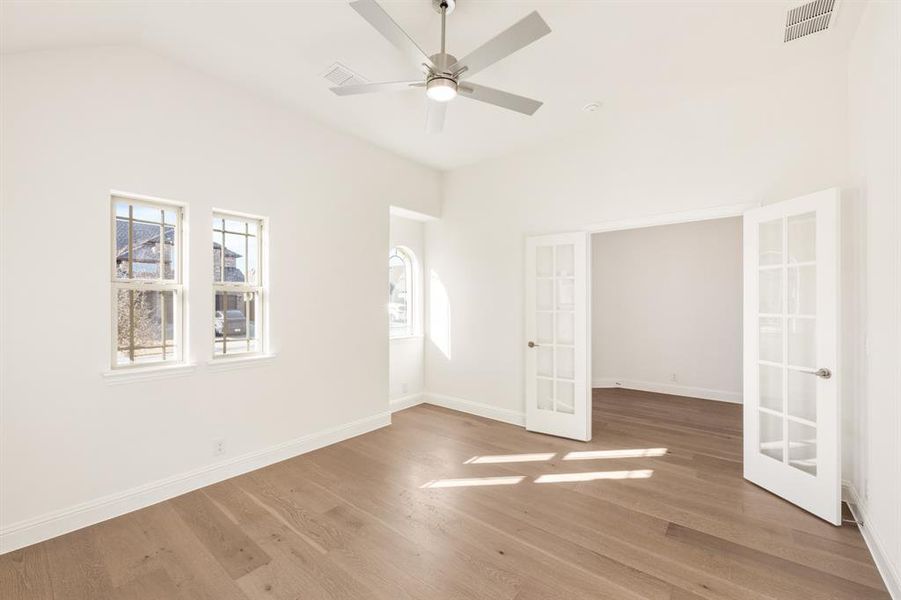 Spacious, unfurnished interior of a new home in Country Lakes, Denton (Image 20).