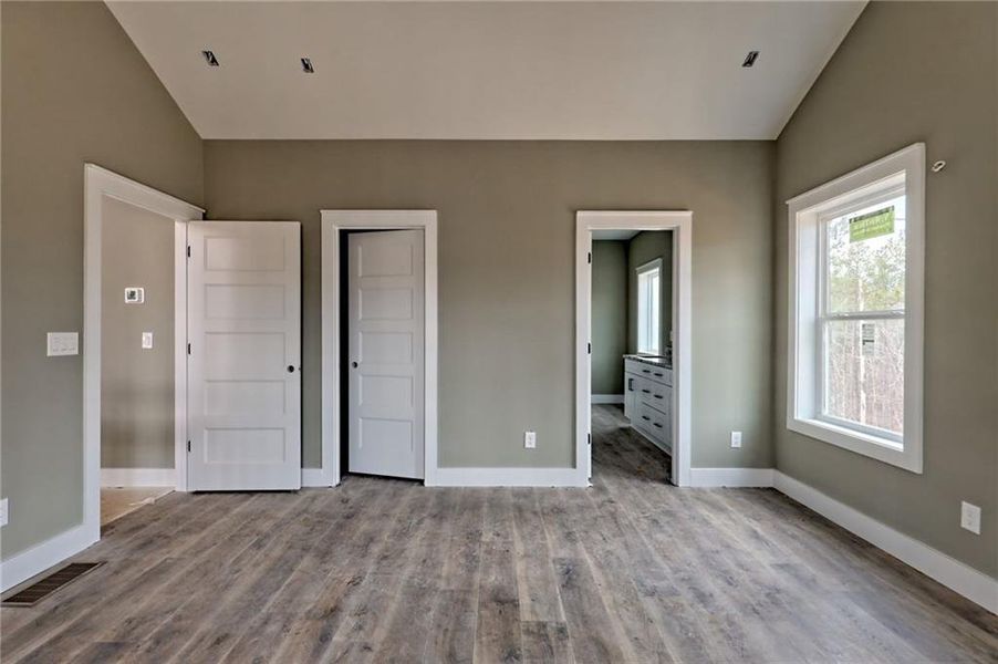 Spacious, unfurnished interior of a new home in , Talking Rock (Image 30).