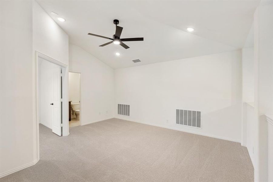 Spacious, unfurnished interior of a new home in Union Park Classic 60, Little Elm (Image 32). Spacious, unfurnished interior of a new home in Union Park Classic 60, Little Elm (Image 32).