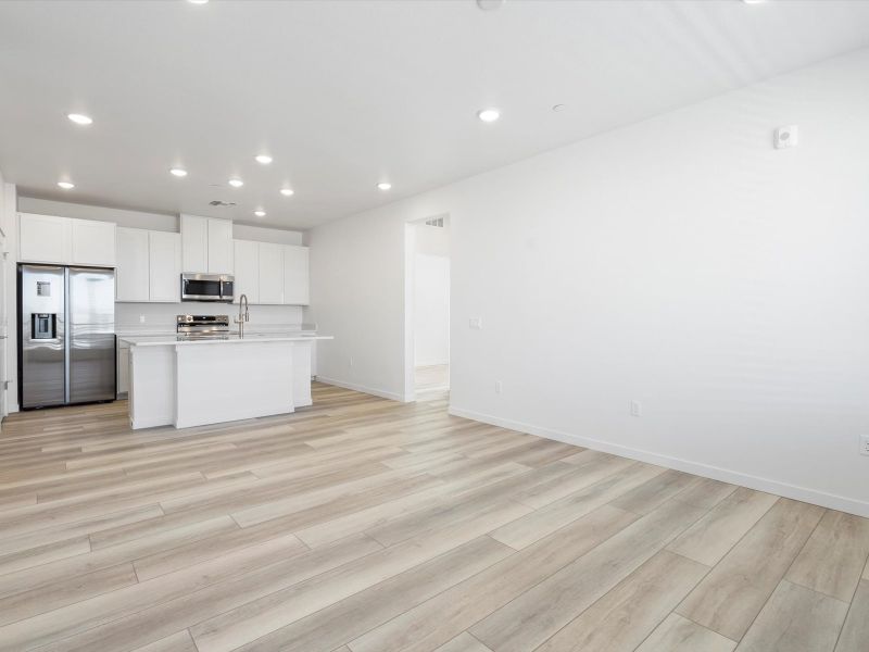 Spacious, unfurnished interior of a new home in Gateway Commons, Denver (Image 16).