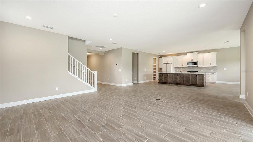 Spacious, unfurnished interior of a new home in Palm Grove, Lakewood Ranch (Image 41). Spacious, unfurnished interior of a new home in Palm Grove, Lakewood Ranch (Image 41).