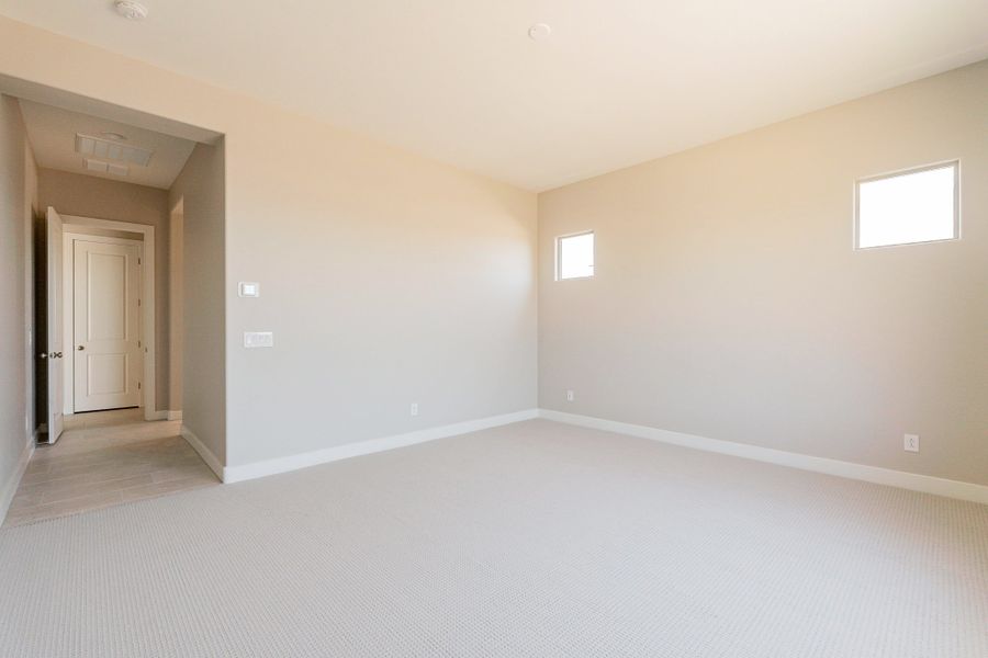 Spacious, unfurnished interior of a new home in Mirada Crossing, Goodyear (Image 43).