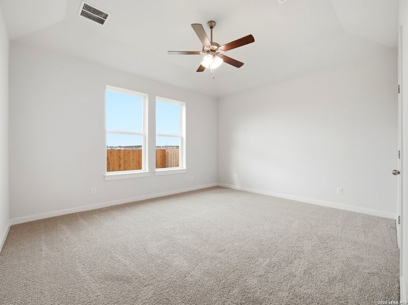 Spacious, unfurnished interior of a new home in Saddle Creek Ranch, Cibolo (Image 19).