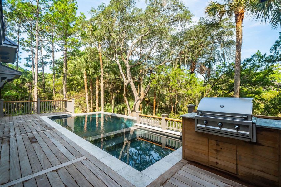 Exterior details and patio area of a home in , Kiawah Island (Image 46).