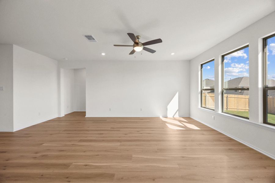 Spacious, unfurnished interior of a new home in Salerno - Classic Collection, Round Rock (Image 20).