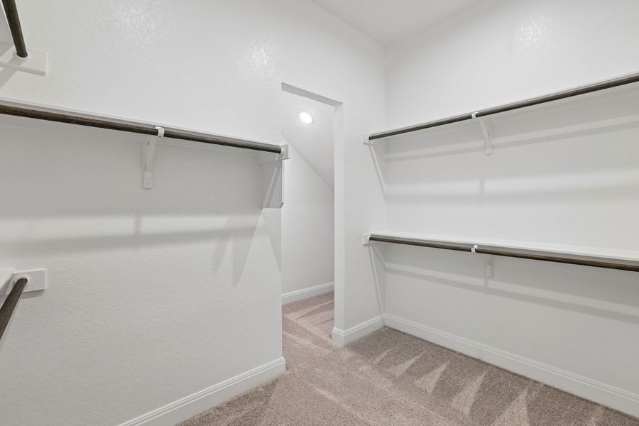 Spacious, unfurnished interior of a new home in 6 Creeks, Kyle (Image 28).