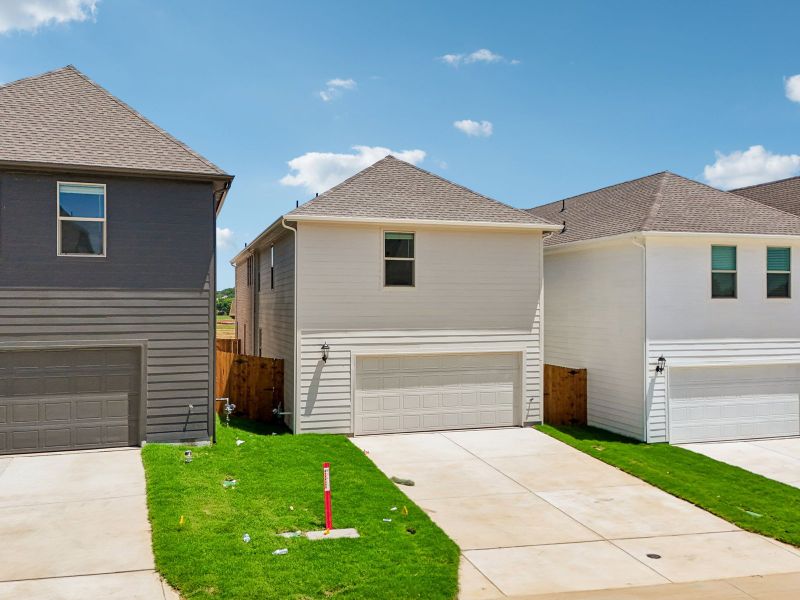 Front exterior of a new home in Oak Ridge Park, Corinth, TX, highlighting curb appeal (Image 2). Front exterior of a new home in Oak Ridge Park, Corinth, TX, highlighting curb appeal (Image 2).