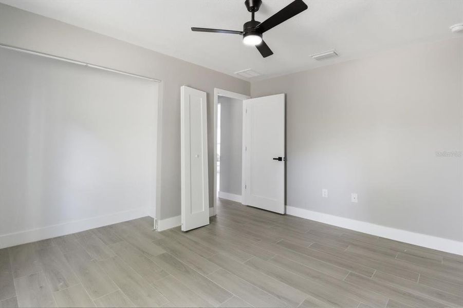 Spacious, unfurnished interior of a new home in , Citrus Springs (Image 23).