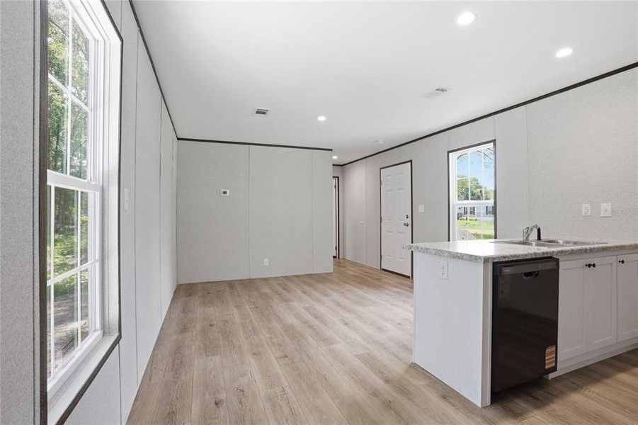 Spacious, unfurnished interior of a new home in , Ocala (Image 16).