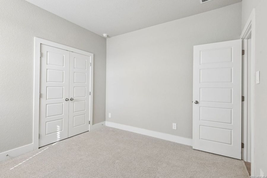 Spacious, unfurnished interior of a new home in Royal Crest, San Antonio (Image 20).