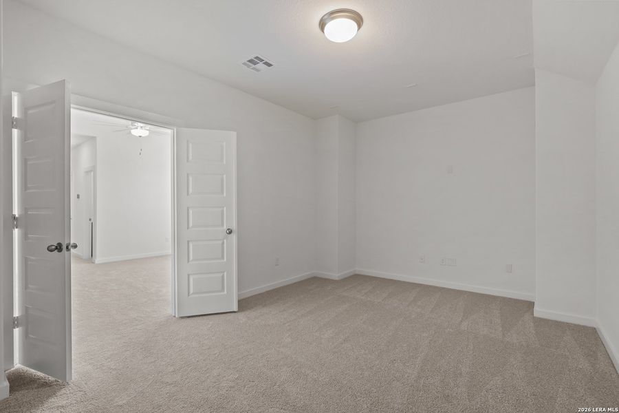 Spacious, unfurnished interior of a new home in Buffalo Crossing, Cibolo (Image 23).