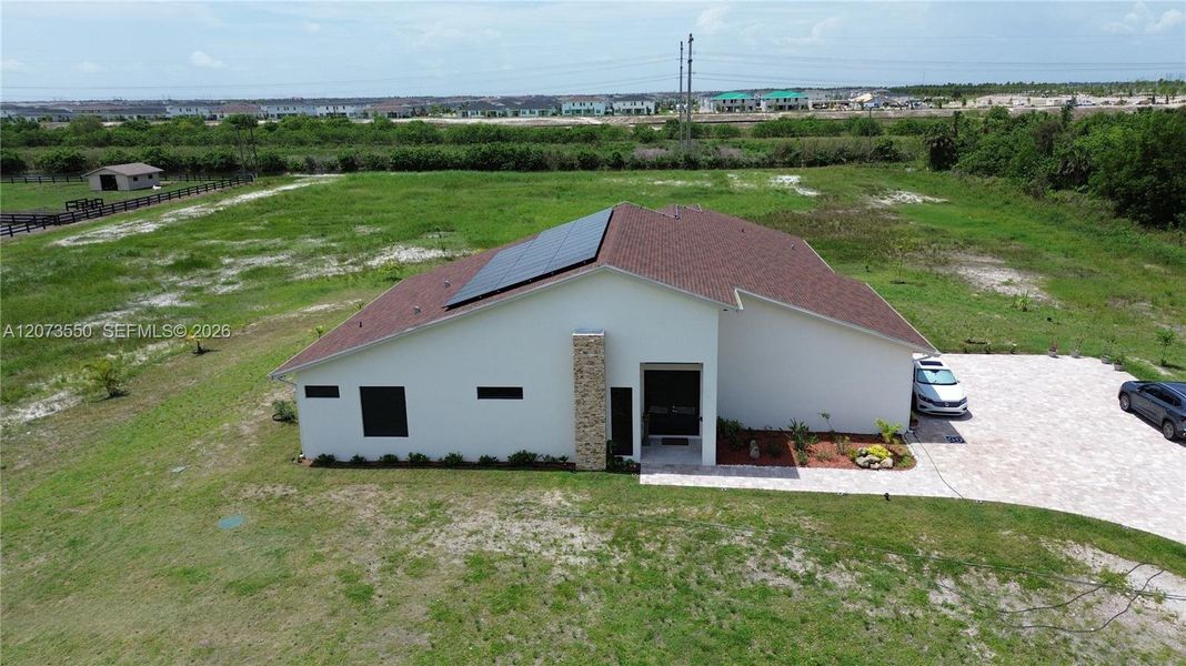 Exterior details and patio area of a home in , Loxahatchee (Image 25).