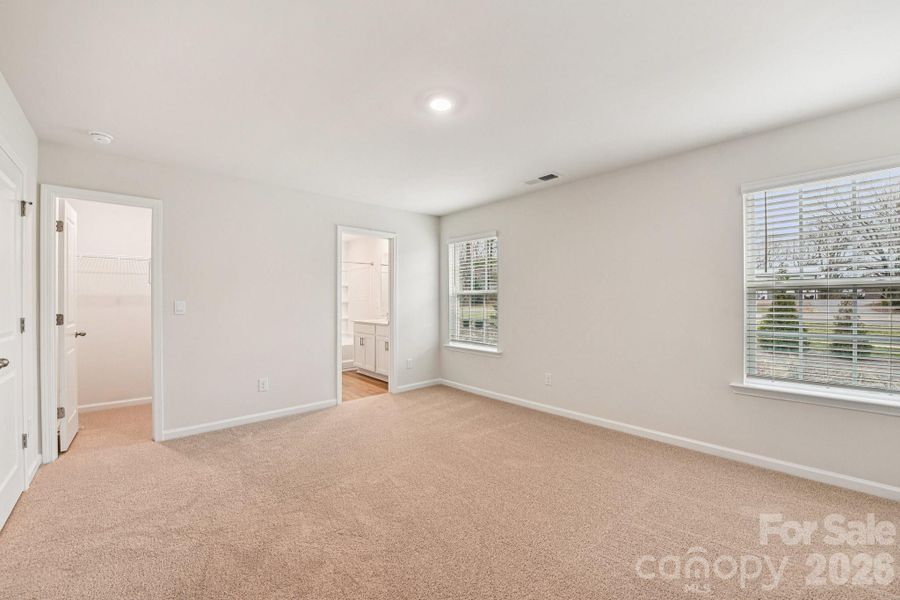 Spacious, unfurnished interior of a new home in Wallace Springs, Statesville (Image 19).