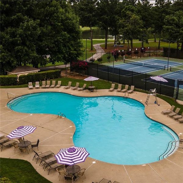 Image 37 of a home in The Fairways at Mirror Lake.