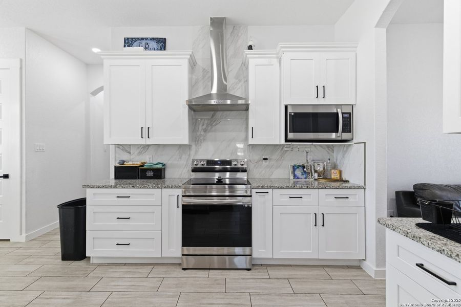 Furnished interior view inside a new home in , La Vernia (Image 16).