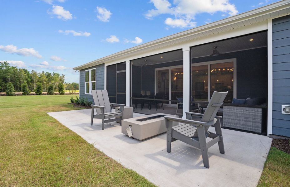 Representative exterior details of a home built from the Stardom by Del Webb in Del Webb Wilmington at Mallory Creek, Leland (Image 26).