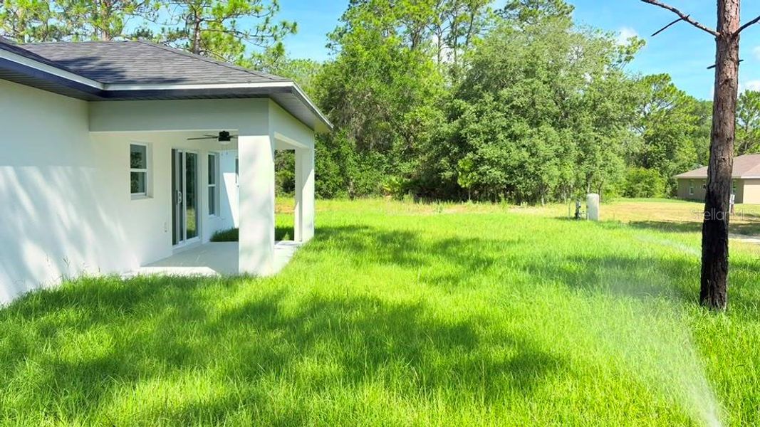 Exterior details and patio area of a home in , Ocklawaha (Image 22).