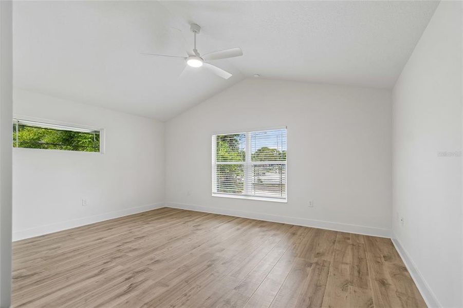 Spacious, unfurnished interior of a new home in , St. Petersburg (Image 19).