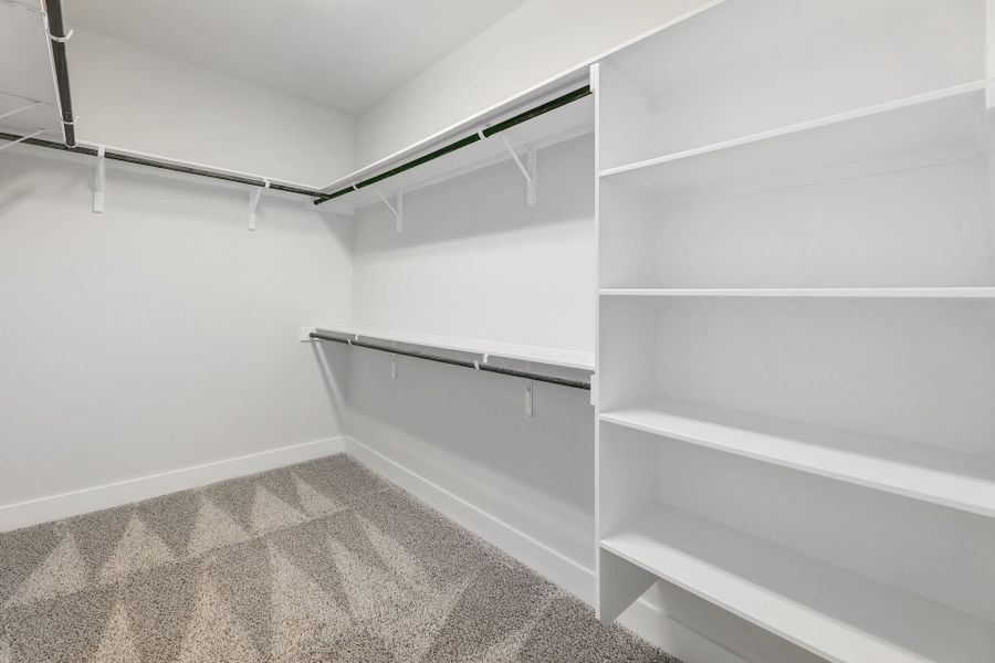 Spacious, unfurnished interior of a new home in Double Eagle Ranch, Cedar Creek (Image 19).