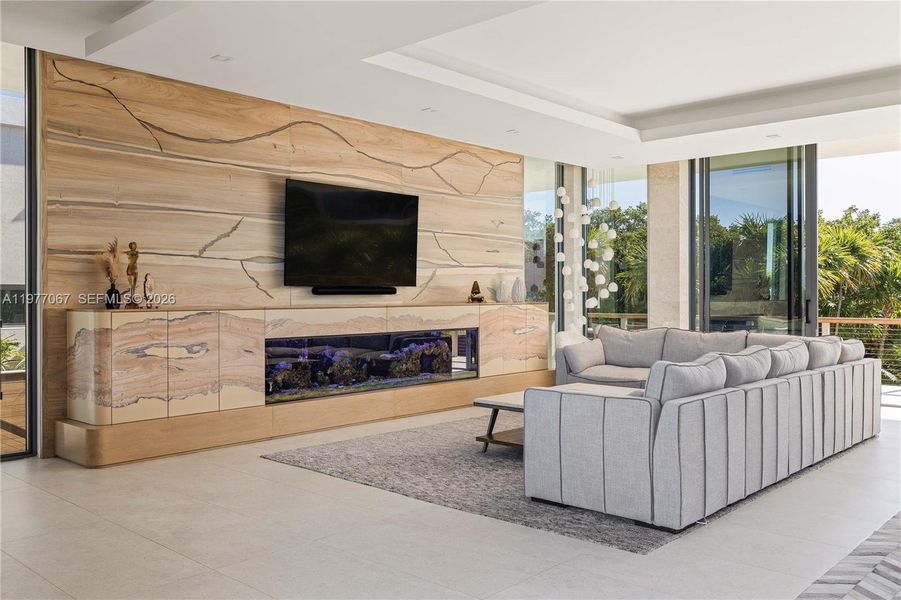 Exterior details and patio area of a home in , Marathon (Image 7).